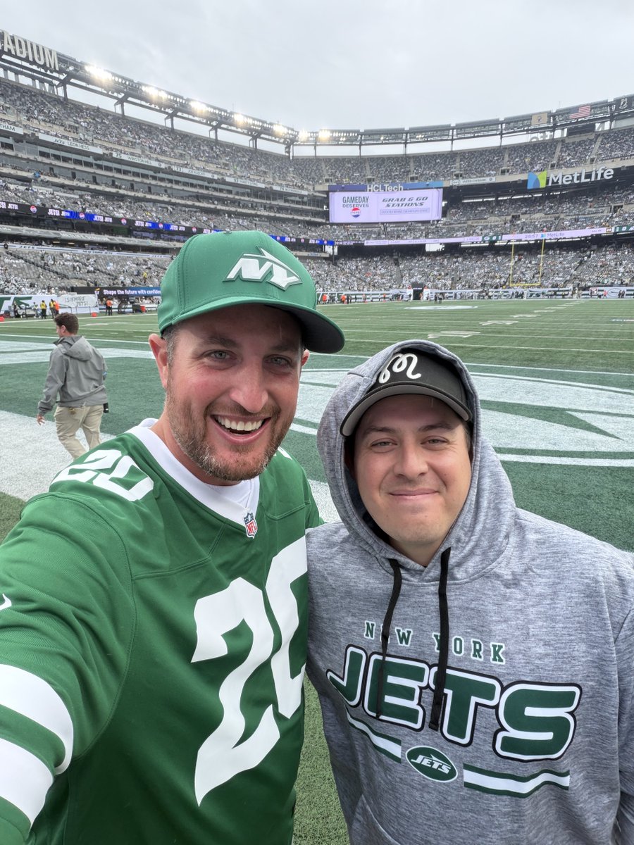 TicketManager's tweet photo. What a month. Top Tech Awards in San Diego, Jets game with Fanatics, PLL Championship, and we wrapped it all up hosting our NYC Happy Hour connecting customers and prospects over great conversation. 

Show up. Host up. #BeThere 

#TicketsMeanBusiness https://t.co/tvGBy9thf2