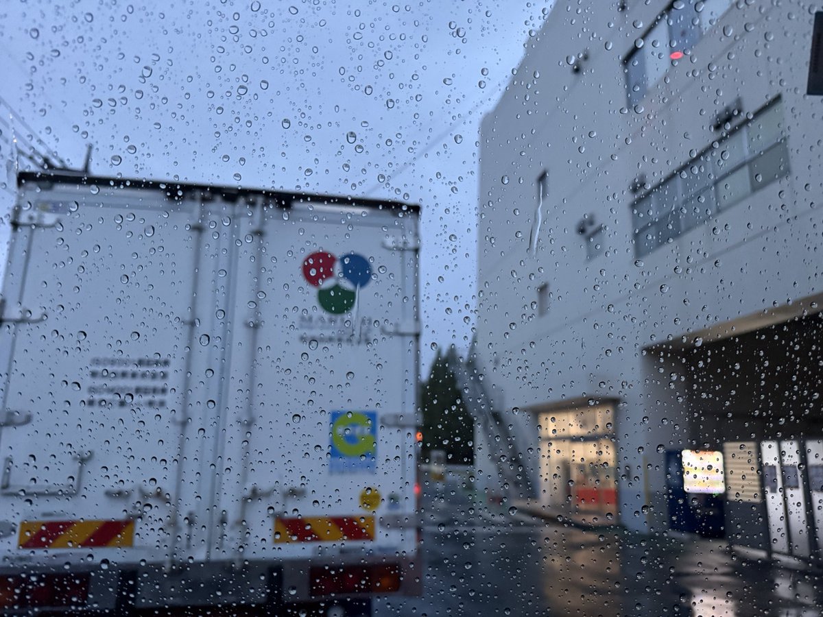 calbank's tweet photo. 戸田市
急に強い雨が降って来た〜☔️😂
カッパ持って来てないのに（ ;  ; ）
#golf897 https://t.co/VdqX0eCYW1