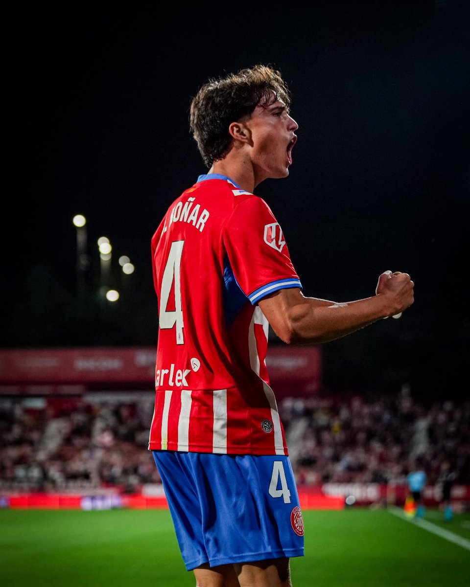Jan_Wiedemann_'s tweet photo. Podem parlar del partit de JAVI BOÑAR?

Fort i intens en els duels (8/10 guanyats), precís amb pilota (95% d’encert) i determinant en atac (assistència i passades clau). OMNIPRESENT

Quin escàndol de futbolista i quin repertori d’accions! I el marge de creixement que encara té… https://t.co/DwnmIXmSN3