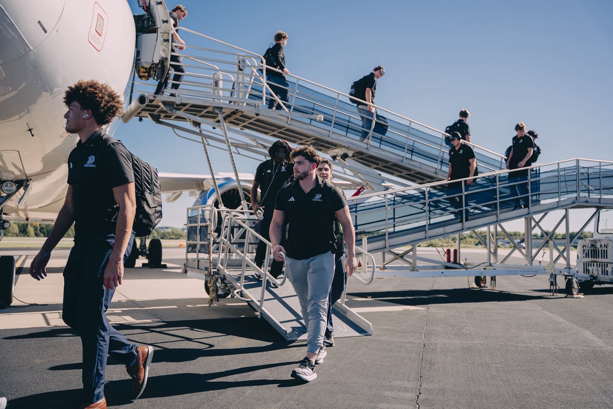 DrakeBulldogsFB's tweet photo. Landed. Game Day on deck. https://t.co/RDvl2vZwuo
