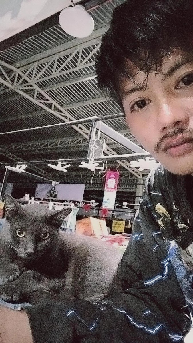duixiqtd2's tweet photo. ตลาดเลียบ ฝนตกทั้งคืน https://t.co/JG7SJkkpRm