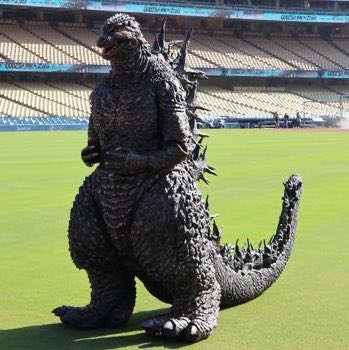 Mr_goji54's tweet photo. Godzilla stuns at the Dodger stadium yesterday. https://t.co/e5RWfKD5xm