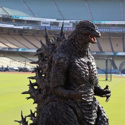 Mr_goji54's tweet photo. Godzilla stuns at the Dodger stadium yesterday. https://t.co/e5RWfKD5xm