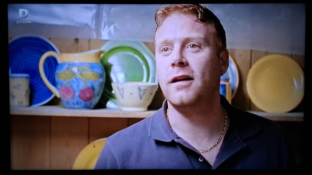 CookiesClassics's tweet photo. Plenty of famous faces appear in guest parts - do you recognise anyone? #Dangerfield https://t.co/GbBo3hzAKF