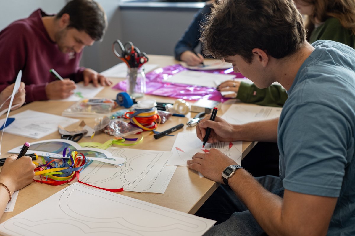 kulibraries's tweet photo. Rising together.  

KU Libraries faculty and staff celebrated its mural collaboration with KU Visual Communications and student artist Danny Duong in a signing ceremony in the Kettle in Watson Library on Thursday. https://t.co/IiD4OskAeq