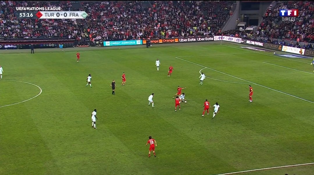 KrallSamiYen's tweet photo. Atv yayın kalitesi / Fransız kanalı TF1 yayın kalitesi.. Resmen çamur izliyoruz. Şu yayıncılık işine artık belli standartlar getirilmeli. #turfra #Bizimçocuklar https://t.co/jSLDk4aVYg