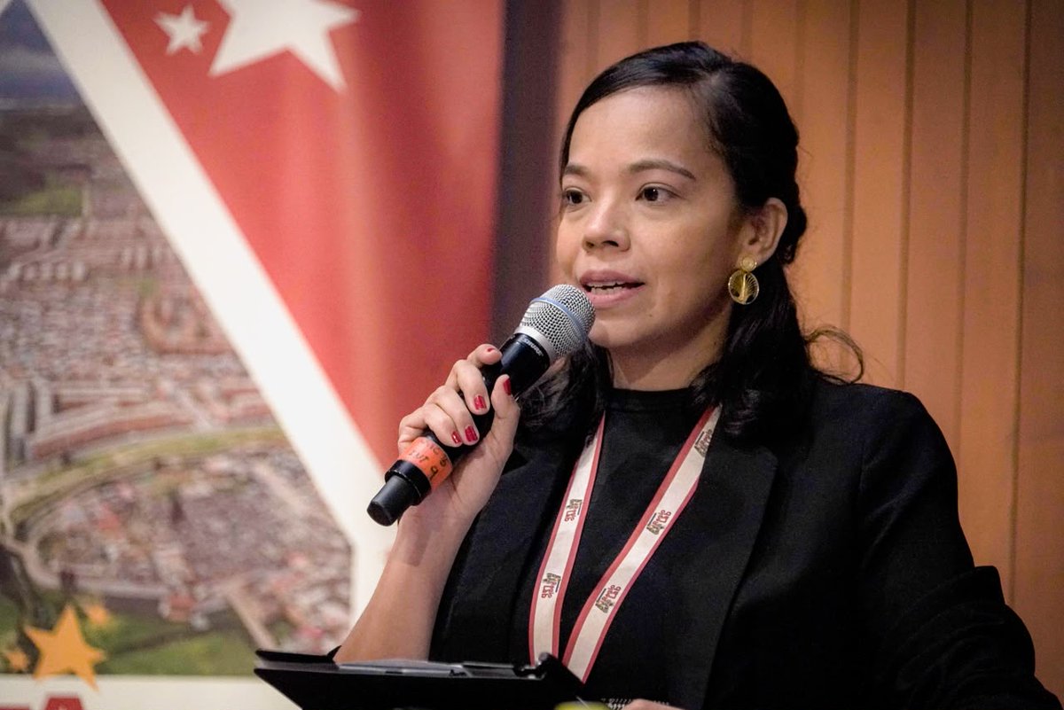 DAPDCali's tweet photo. 🌎 Cali llevó su visión regional al #CuartoEncuentroRegioLab en Bogotá.
la directora de Planeacion, Vanessa López compartió su experiencia y propuestas para fortalecer la articulación, financiación y planificación de ciudades conectadas con su región. 🤝
#Regiolab #POTCali https://t.co/QXEjyKAMME