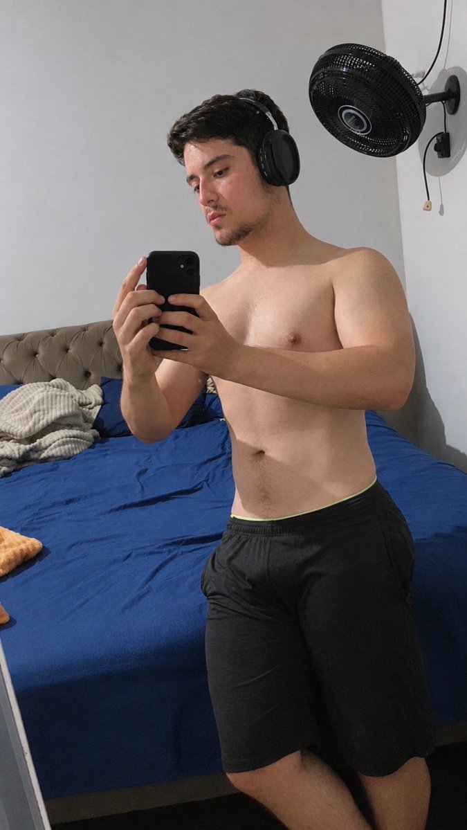 ghostboyclickg's tweet photo. to gostozin🙂‍↔️🔥 https://t.co/J48vgq8ch6