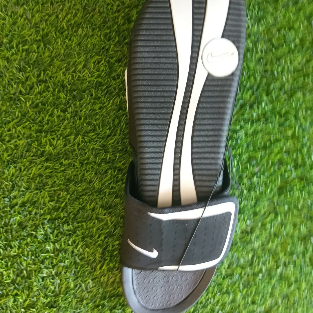 CallieFayavbrg's tweet photo. Sizes 41–43 available for $2, 500. https://t.co/6qHE2oQMLD