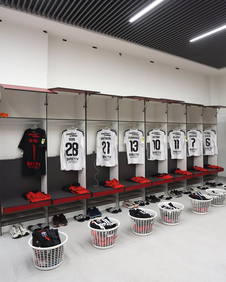 ColoColo's tweet photo. ¡𝙑𝘼𝙈𝙊𝙎 𝙇𝙊𝙎 𝘼𝙇𝘽𝙊𝙎! 🤟🏻⚪️⚫️ https://t.co/43jym29qLD