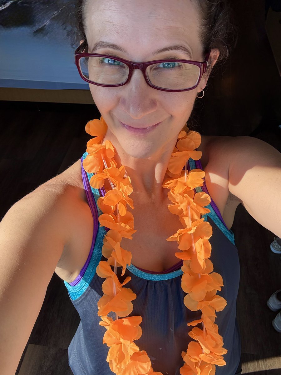 LFrostWrites's tweet photo. Channeling my inner Moana with a Polynesian dance class. #neverstoplearning https://t.co/c7eQVvL9ss