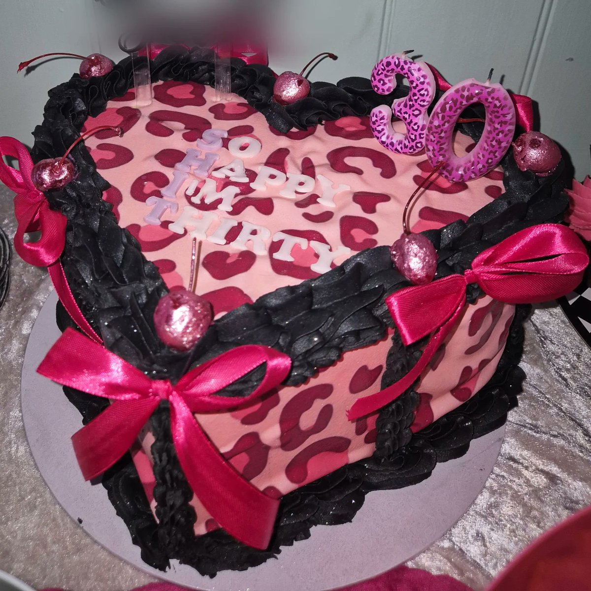 LucasGoodm78282's tweet photo. Just appreciating my cake—actual cake, not my ass for a change. https://t.co/vCzo2EdAz4
