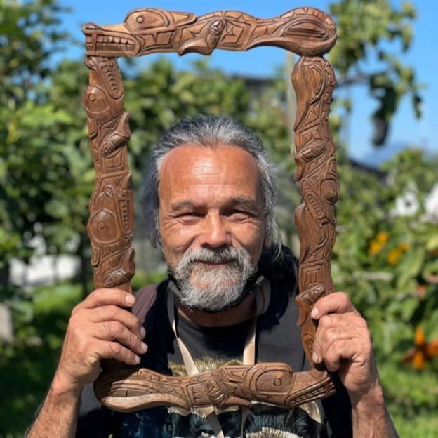 tsleilwaututh's tweet photo. səlilwətaɬ artist Mark George's work is on display in the exhibit, ON UNCEDED TERRITORY,  at the Roundhouse Community Arts &amp; Recreation Centre. He is the current Indigenous Artist in Residence at the Stanley Park Fieldhouse.

More: https://t.co/SqPpg2Su8X https://t.co/4lAfaQkNJS