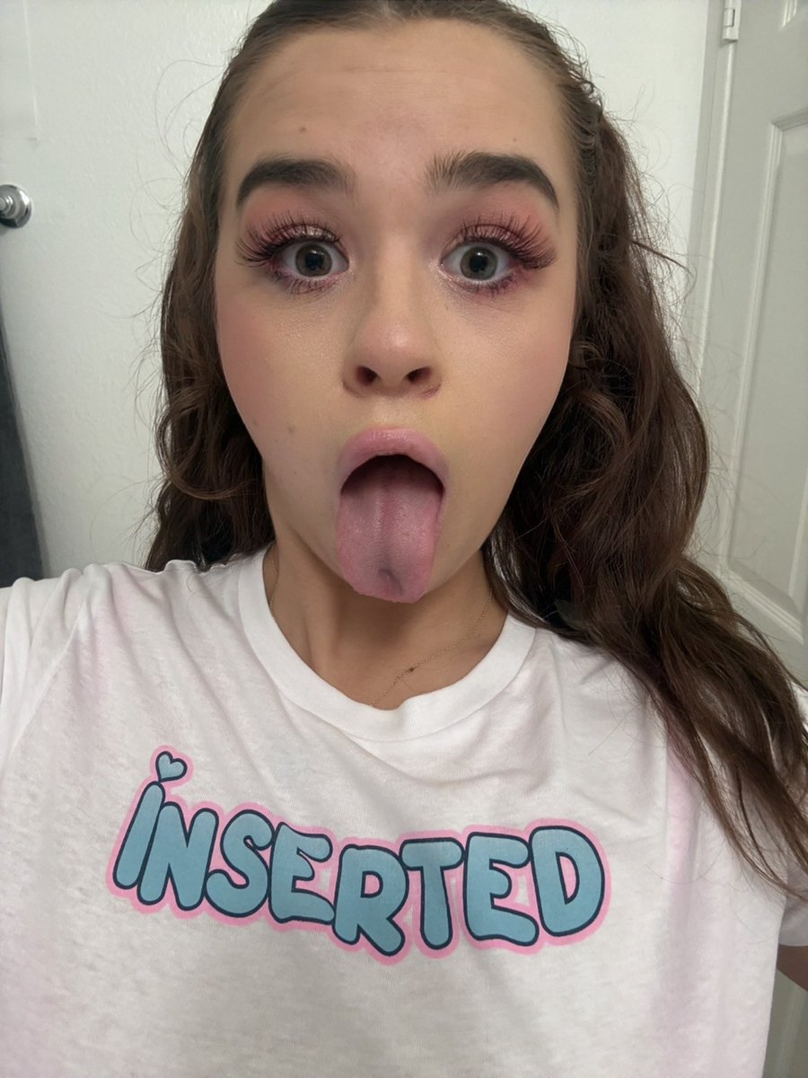 bubblebratz's tweet photo. can you guess who i’m with?? @InsertedXXX @mrstudshit https://t.co/4B0FpWnsko
