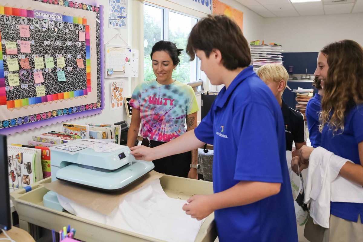 UnitySchoolFL's tweet photo. 🎨 Ever wondered how to turn digital art into wearable masterpieces? Our Digital Arts Elective students are mastering surface design! They unleash their imagination in Procreate, craft with a Cricut, and yesterday, they pressed custom designs right onto their shirts! 👕💙🧡 https://t.co/04F8Q3Io3e