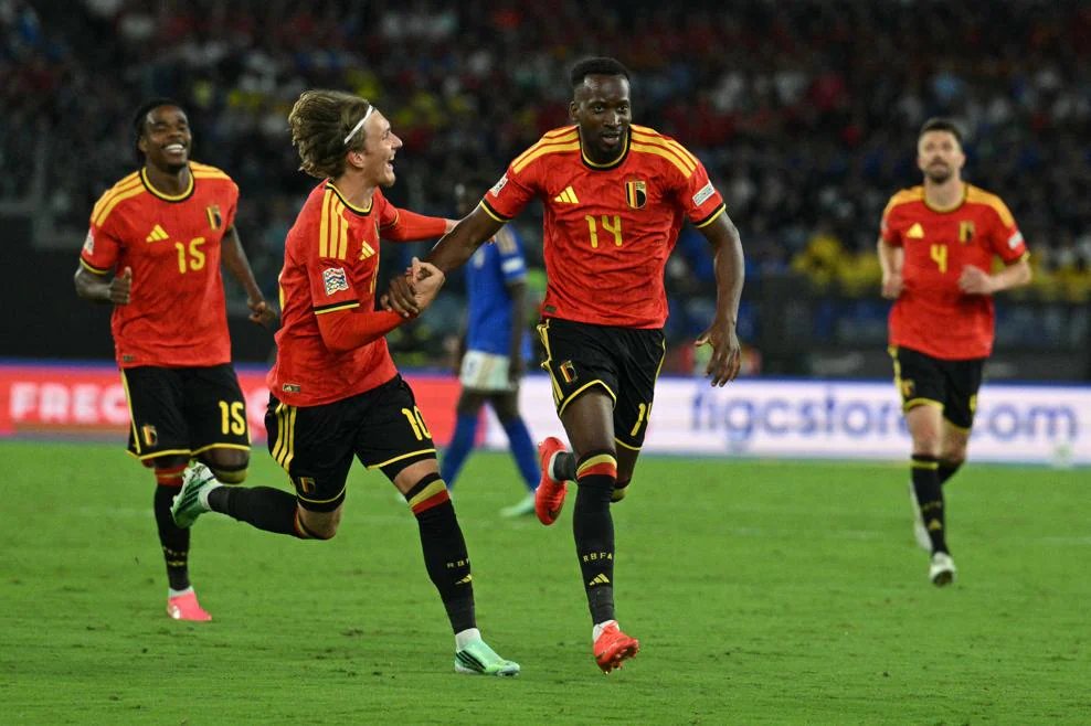 BitacoraPma's tweet photo. #NationsLeague | Liga A - Grupo A1

Italia🇮🇹 0-2 🇧🇪Bélgica: Estreno ganador para Mark van Bommel al frente de los belgas; abucheos a montones para "La Azzurra" en Roma.

⚽️: Mika Godts (20'), Dodi Lukébakio (69').

📸cortesía @UEFAEURO https://t.co/MwPRzm2vPA
