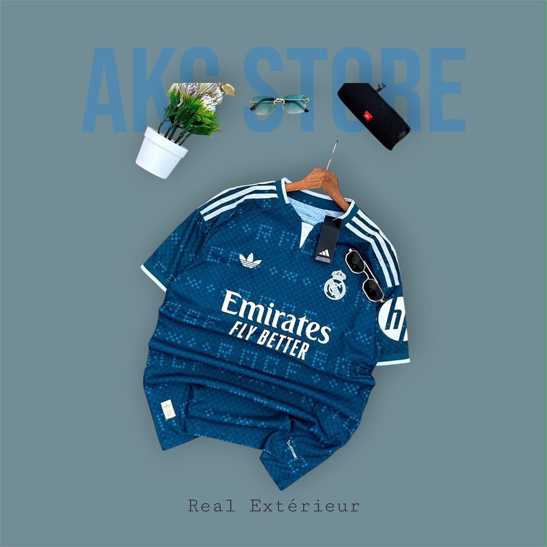 dmkdonmike's tweet photo. Mon frère sang vent les maillots, bon comme je suis madrilène j’ai mis 3 maillots du Réal et 1 des Opps tocards qui sont un peu en forme actuellement 

Je vous laisse le lien de son WhatsApp
Soutenez svp 🙏🏾

https://t.co/fpipM8Eb2o https://t.co/BYFpfZDhwC