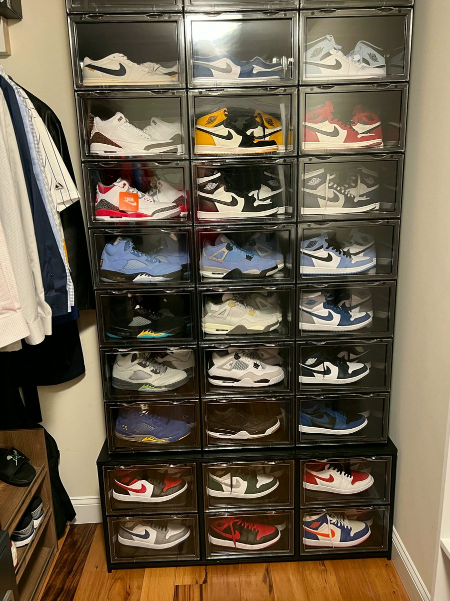 JeffreyScono2's tweet photo. New to the game since December 2022. How am I doin?
#SoleCollector https://t.co/7BIqzHBxBd