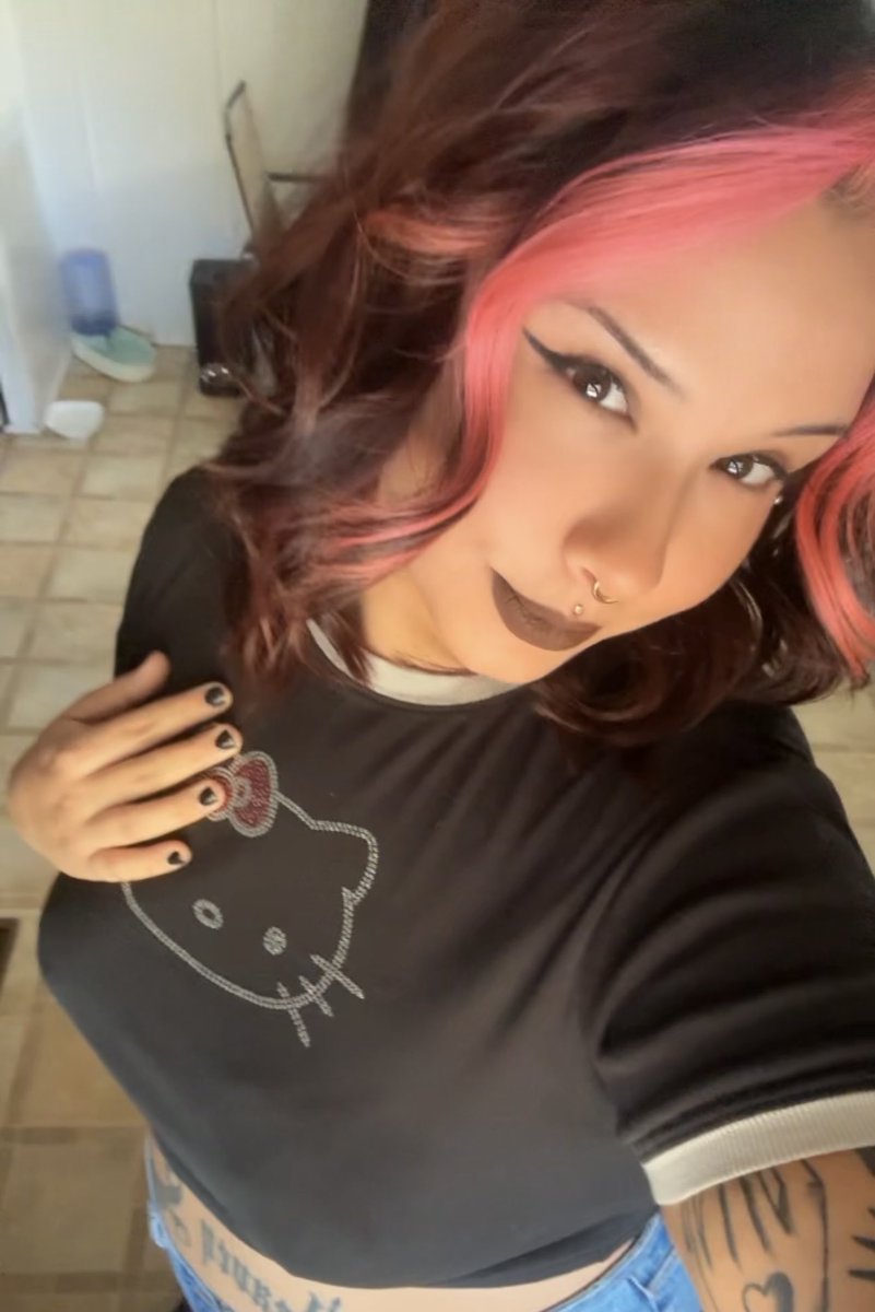 thrashleyy's tweet photo. rare thrashley media https://t.co/NUNguNAjBF