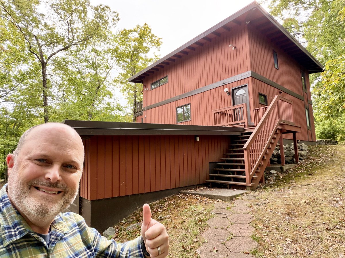 BobSimone's tweet photo. Brought tools to my #WestonMA listing securing it for the storm. Checked all doors and windows, and installed a new latch on an entry door, making sure it’s weather tight for the storm. How can I help you? https://t.co/dM2Y6fp69f #BetterLivingRE #HelplingPeople #HelpingFamilies https://t.co/6cx9baRvqf