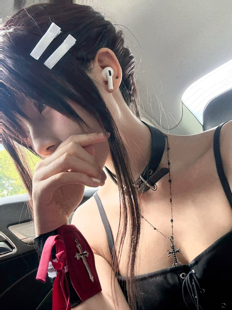 xbb54188M's tweet photo. 一起听吗？
#素晴らしき日々 https://t.co/kek11xomvM