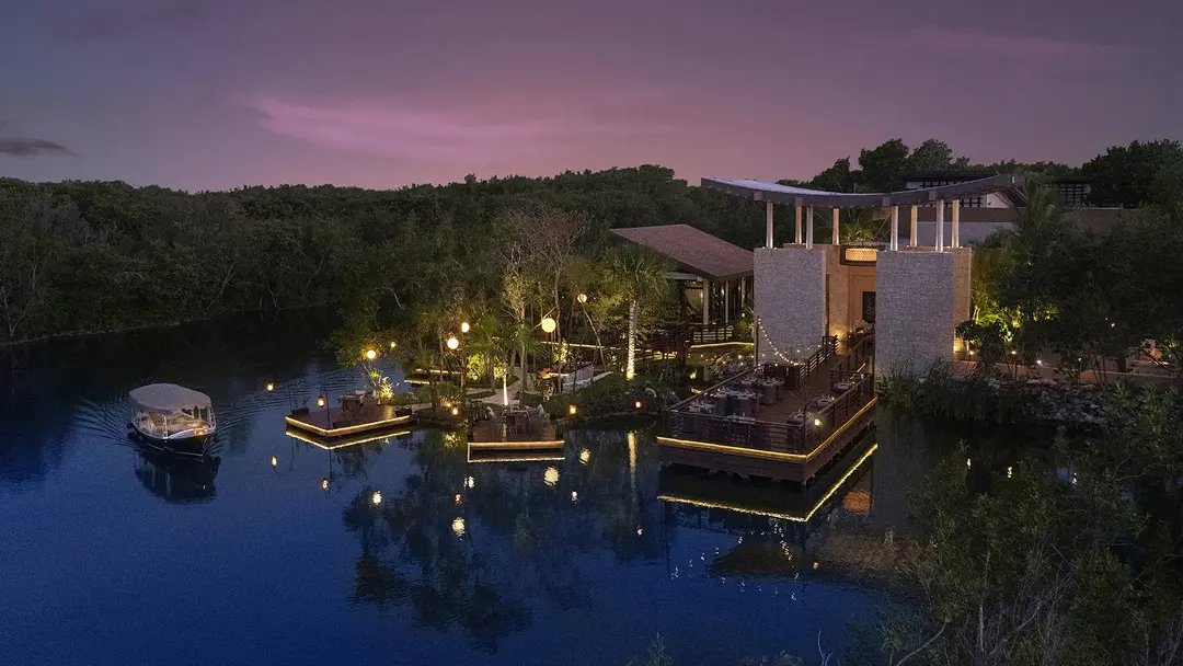 ExecVIP's tweet photo. Our partner, Banyan Tree Mayakoba blends Riviera Maya mangroves, private pools, AAA Five Diamond service, a Greg Norman-designed golf course, and elevated dining—from in-villa dinners to breakfast aboard a traditional Mexican trajinera. https://t.co/Apzr7Lw6zY
