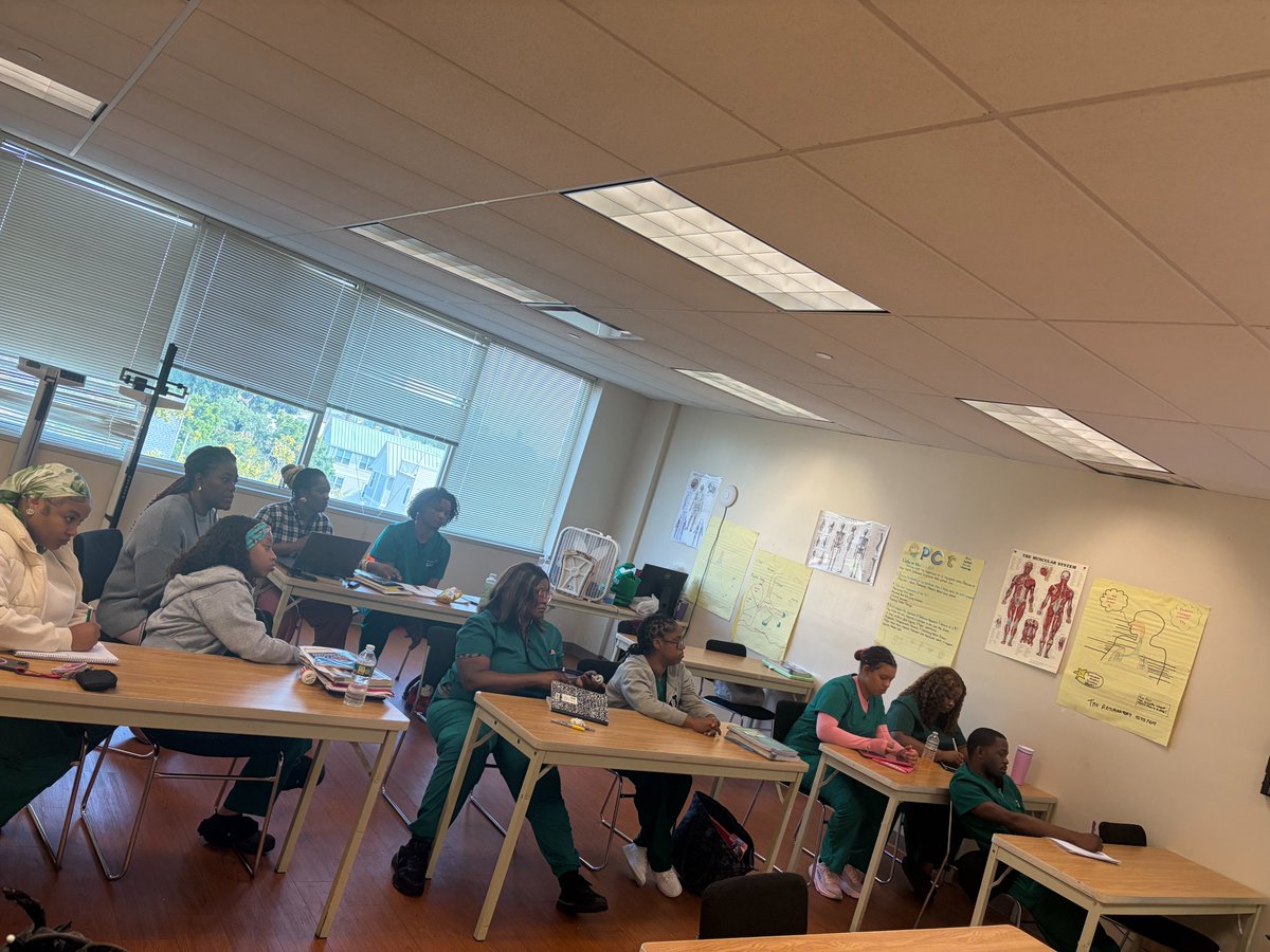NewCommunityCor's tweet photo. University Hospital’s recruiting team met with students in the Patient Care Technician (PCT) program at New Community Career &amp; Technical Institute for a conversation about careers in healthcare. Thank you to the team for sharing your time and insight with our students! #NCCTI https://t.co/5vWeKRPbQg