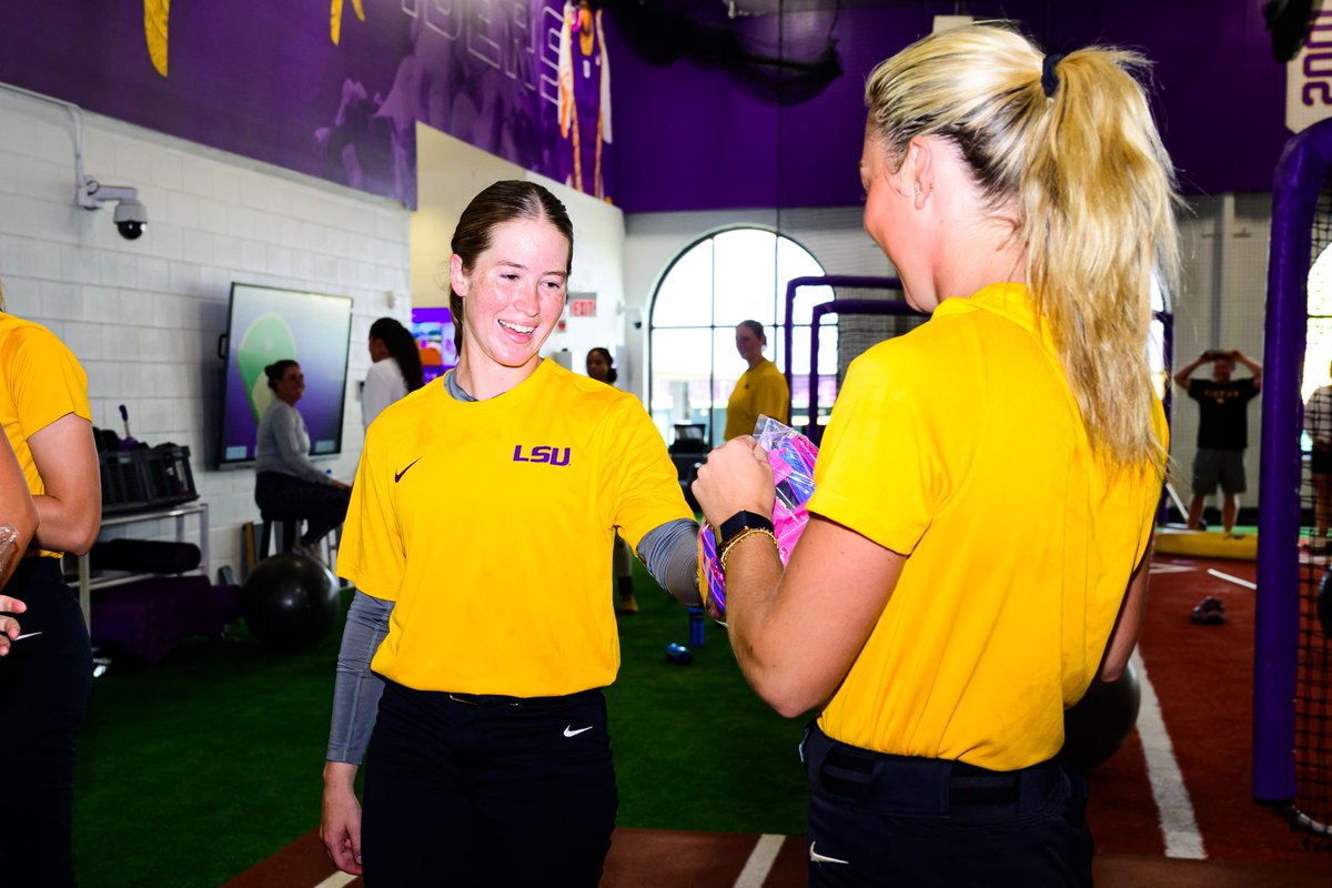 LSUsoftball's tweet photo. Did somebody say GLOVE DAY 🤭 https://t.co/GSpJkmlzAF