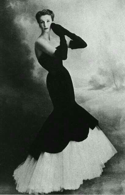 valencia_gonzag's tweet photo. Balenciaga 1951 y Schiaparelli 2026 mis referencias para este Look de @la_kyliezzuxpv en @EstiloDF https://t.co/ERRTvuTa1Q