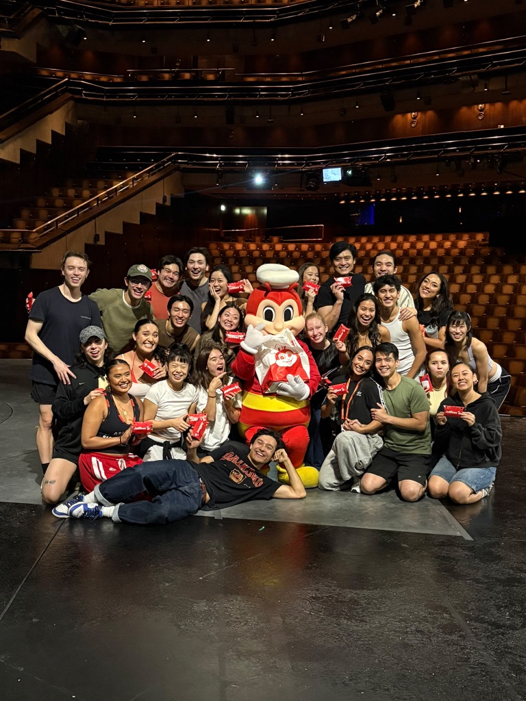 ColinRyan's tweet photo. Still coming down from the sugar high on this one. It’s been the biggest honour to play such an iconic and beloved character, and I hope I did him justice. Death Note: The Musical is one of my favourite things I’ve ever done, and I’ll miss doing it with this bunch of people. https://t.co/3sX7WyMdE0