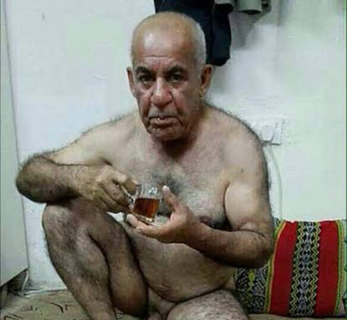 ayakyalayanjoo's tweet photo. Rrzzbu cocuu kğrt dedem gelmiş hoşgelmiş cay ictik kendisiyle https://t.co/kuNdGtQNC7