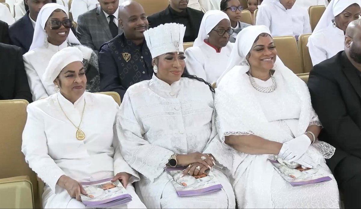 OfficialNOI's tweet photo. Did you attend or watch the beautiful Janazah Service for Sister Betsy Jean Farrakhan, beloved daughter and eldest child of The Honorable Minister @LouisFarrakhan and Mother Khadijah Farrakhan?

Please share your words of reflection.

📸 Screenshots from The Nation of Islam webcast

#SisterBetsyJean #Farrakhan