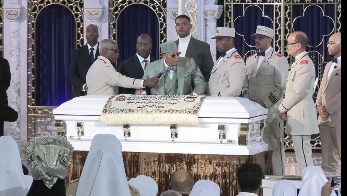 OfficialNOI's tweet photo. Did you attend or watch the beautiful Janazah Service for Sister Betsy Jean Farrakhan, beloved daughter and eldest child of The Honorable Minister @LouisFarrakhan and Mother Khadijah Farrakhan?

Please share your words of reflection.

📸 Screenshots from The Nation of Islam webcast

#SisterBetsyJean #Farrakhan