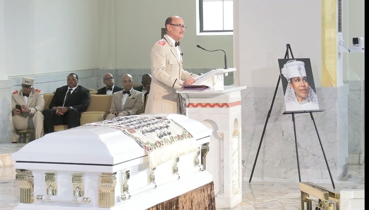 OfficialNOI's tweet photo. Did you attend or watch the beautiful Janazah Service for Sister Betsy Jean Farrakhan, beloved daughter and eldest child of The Honorable Minister @LouisFarrakhan and Mother Khadijah Farrakhan?

Please share your words of reflection.

📸 Screenshots from The Nation of Islam webcast

#SisterBetsyJean #Farrakhan