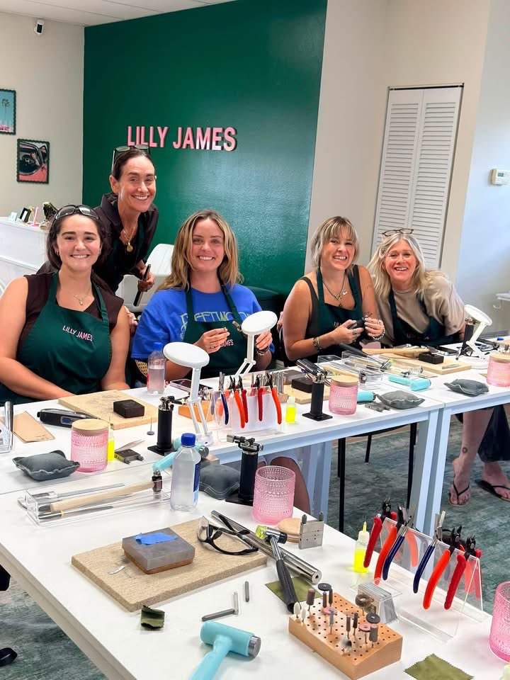 LillyJamesX's tweet photo. Happy 29th birthday, Logan! 🎉

There’s something extra special about celebrating a birthday surrounded by the ladies in your family - and making something together that you’ll always have to remember the day. Logan and her family spent part of her 29th birthday with us creating their own rings.

And if you’re in Sarasota, be sure to check out their super cool shop, Graffiti srq. Definitely worth a visit! 

Happy birthday, Logan! We loved being a little part of your celebration. 💕