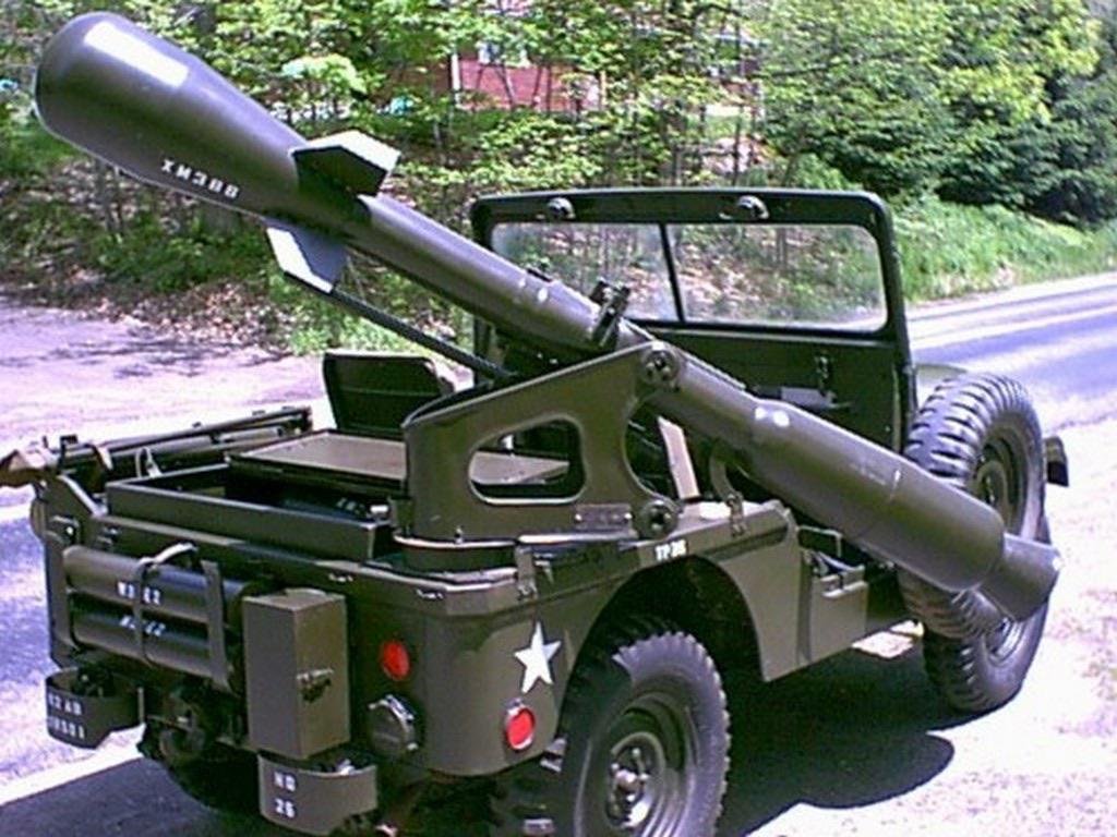 Nexuist's tweet photo. Some of you have probably heard of the W54 "Davy Crockett" nuclear artillery shell. What you may not know is that the Army tested a vehicle mounted variant, dubbed "The Atomic Jeep," AKA the technical to end all technicals: https://t.co/P7U282BMVe