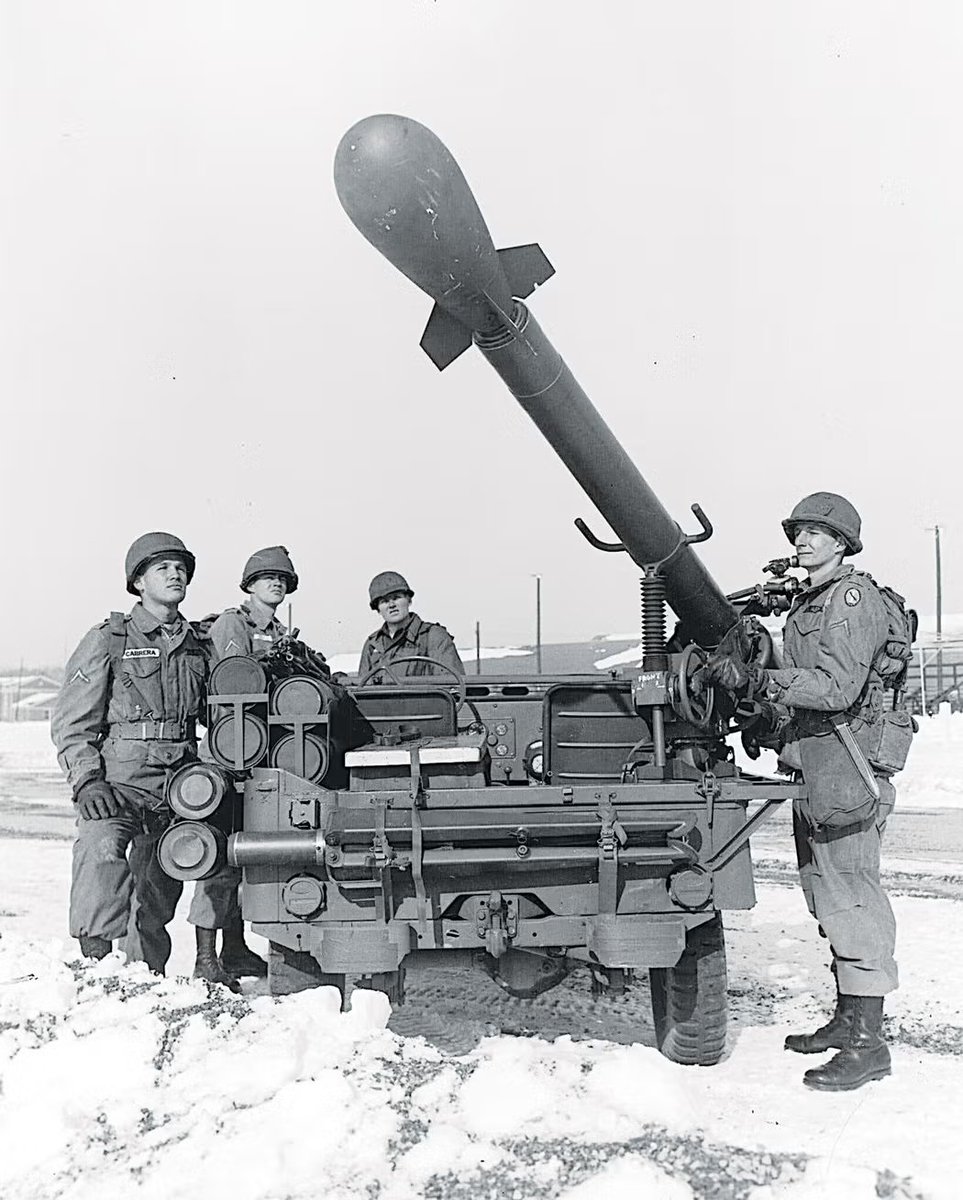 Nexuist's tweet photo. Some of you have probably heard of the W54 "Davy Crockett" nuclear artillery shell. What you may not know is that the Army tested a vehicle mounted variant, dubbed "The Atomic Jeep," AKA the technical to end all technicals: https://t.co/P7U282BMVe