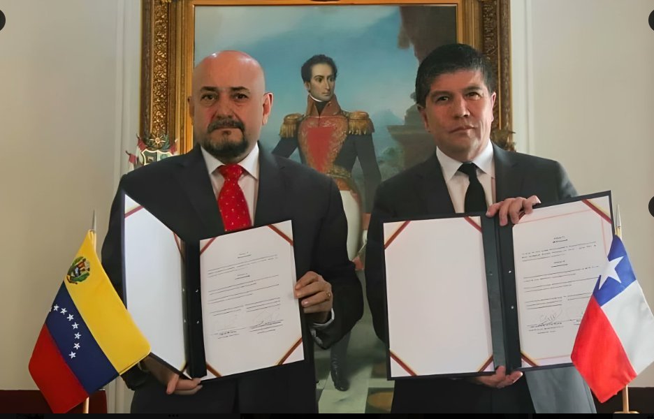 Iherreraa's tweet photo. Durante el gobierno de Boric, Monsalve firmó un acuerdo de seguridad con Venezuela.  A los pocos meses, por orden de Venezuela, asesinos entraron a Chile, secuestraron y mataron a Ronald Ojeda y se fueron de Chile como si nada.  Y Boric cuestiona el Escudo de las Américas. Wn wn. https://t.co/6BrXIXjUBT