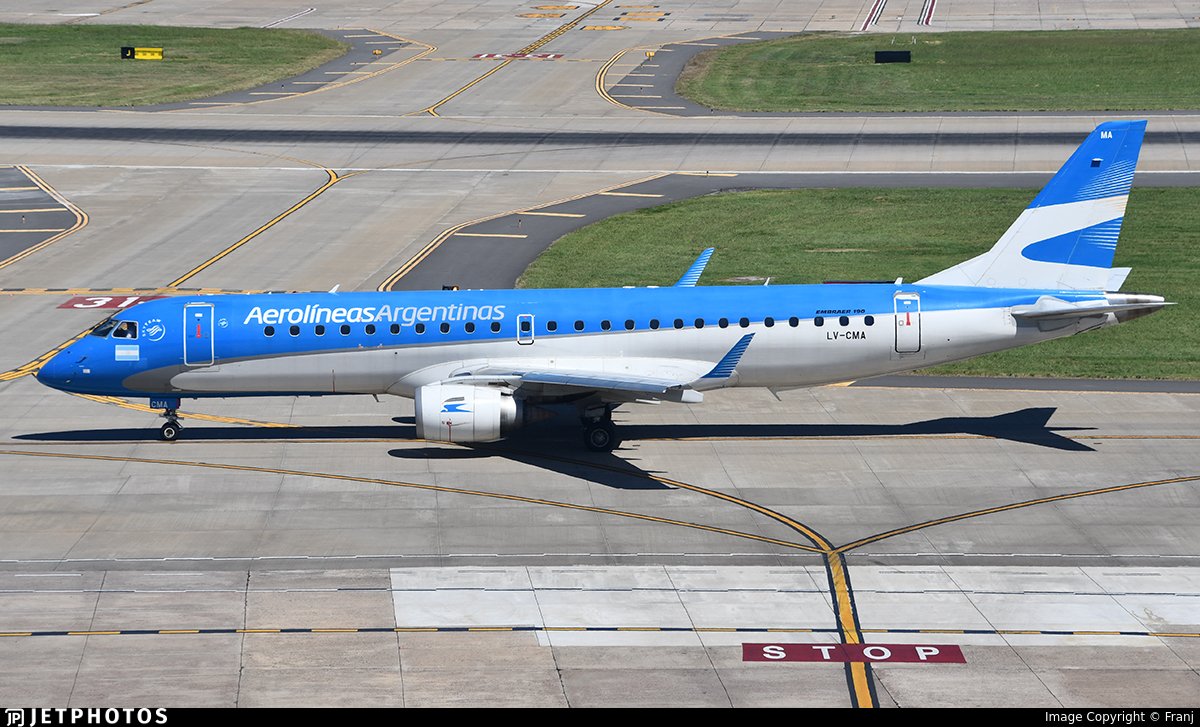 SpottersArg's tweet photo. 🇦🇷 Tras los últimos dos recientes trabajos de pintura, Aerolíneas Argentinas alcanza los ocho Embraer 190 con el livery de la aerolínea (15 todavía son Austral): LV-CDZ, LV-CET, LV-CEU, LV-CID, LV-CIF, LV-CHO, LV-CHS y LV-CMA https://t.co/xpDoggoGFF