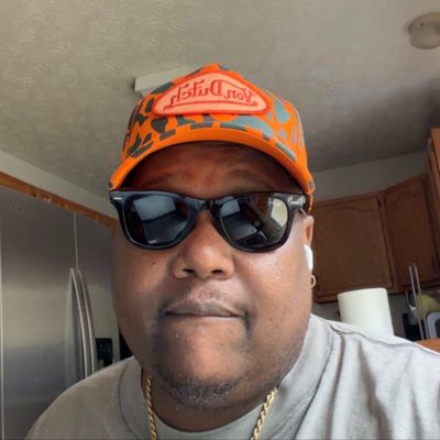notchAaveragejo's tweet photo. #NewProfilePic https://t.co/xlXBkoDNHw