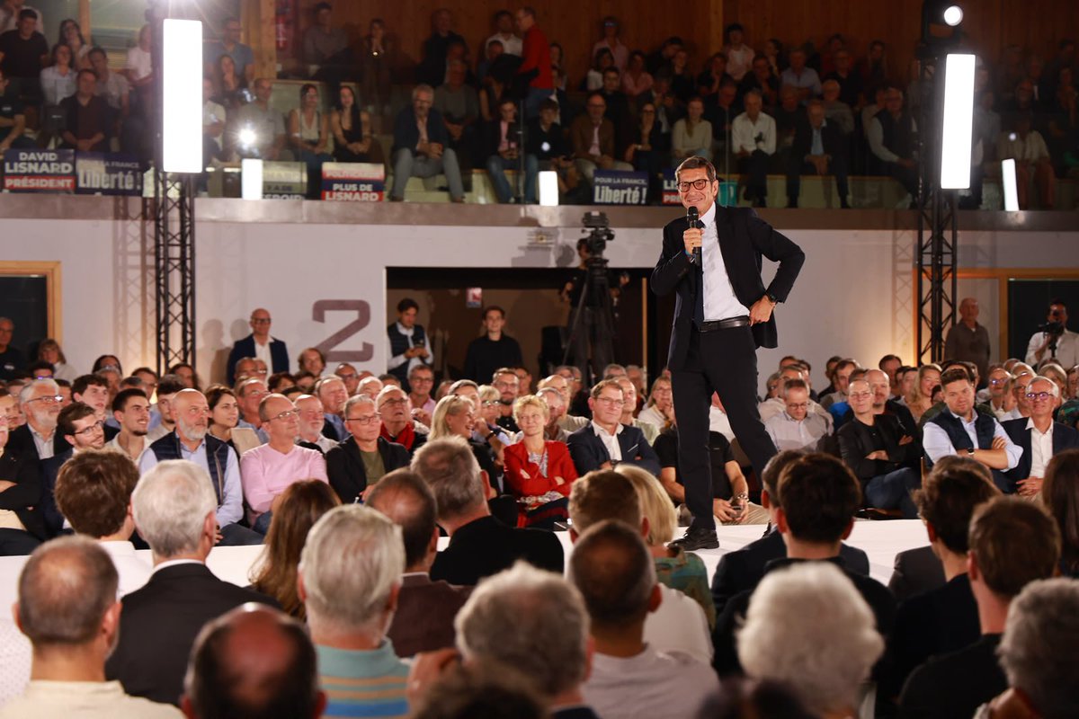 Nouv_Energie's tweet photo. Un millier de Français réunis ce soir à Benfeld, en Alsace, pour le meeting de campagne de @davidlisnard 🇫🇷 https://t.co/9ybuCN8O5Y