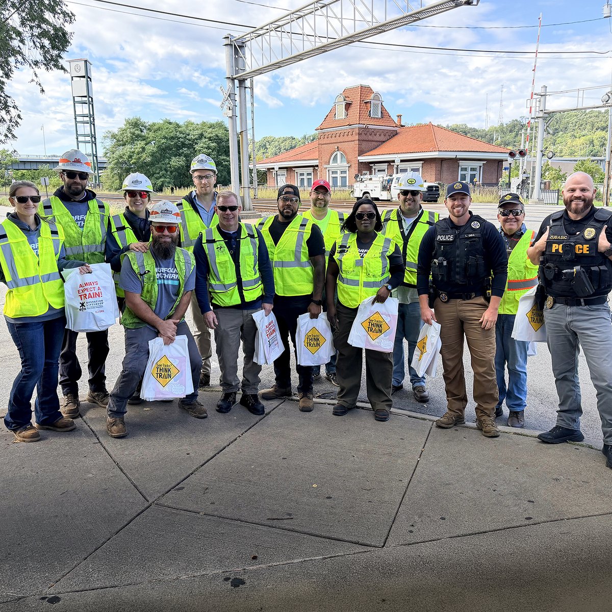 nscorp's tweet photo. Rail safety starts one conversation at a time. 

This week, more than 70 Team NS volunteers joined Operation Lifesaver and our fellow railroaders for rail crossing safety blitzes in Atlanta, Birmingham, Chicago, Cleveland and Pittsburgh.

Together, we shared rail safety information with drivers to reinforce a simple but important message: safe choices at crossings and around trains and tracks can save lives. Whether it's a daily commute or heading out on a road trip, a few extra seconds can make all the difference.

Thank you to every volunteer who helped share this important message during Rail Safety Week!

Always remember: See Tracks? Think Train!

Learn more at https://t.co/wCT0y8oo4e.