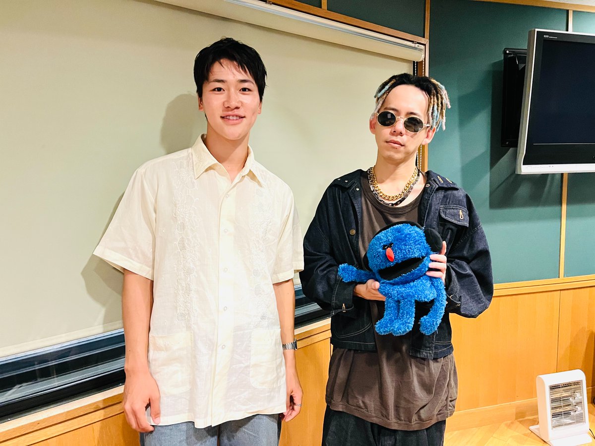 802RIVERSIDE's tweet photo. 来週10/2(金)の
【 RIVERSIDE IN YOUR HEART 】は

新曲「By your side」がリリース✨
#清水翔太 のインタビューをお届け🎙️

どんな話が聞けるのかお楽しみに！

ここから【 #リバーサイド802 】にスタンバイ📻↓
https://t.co/pEVwMROCnf https://t.co/kVHTDcxtQt