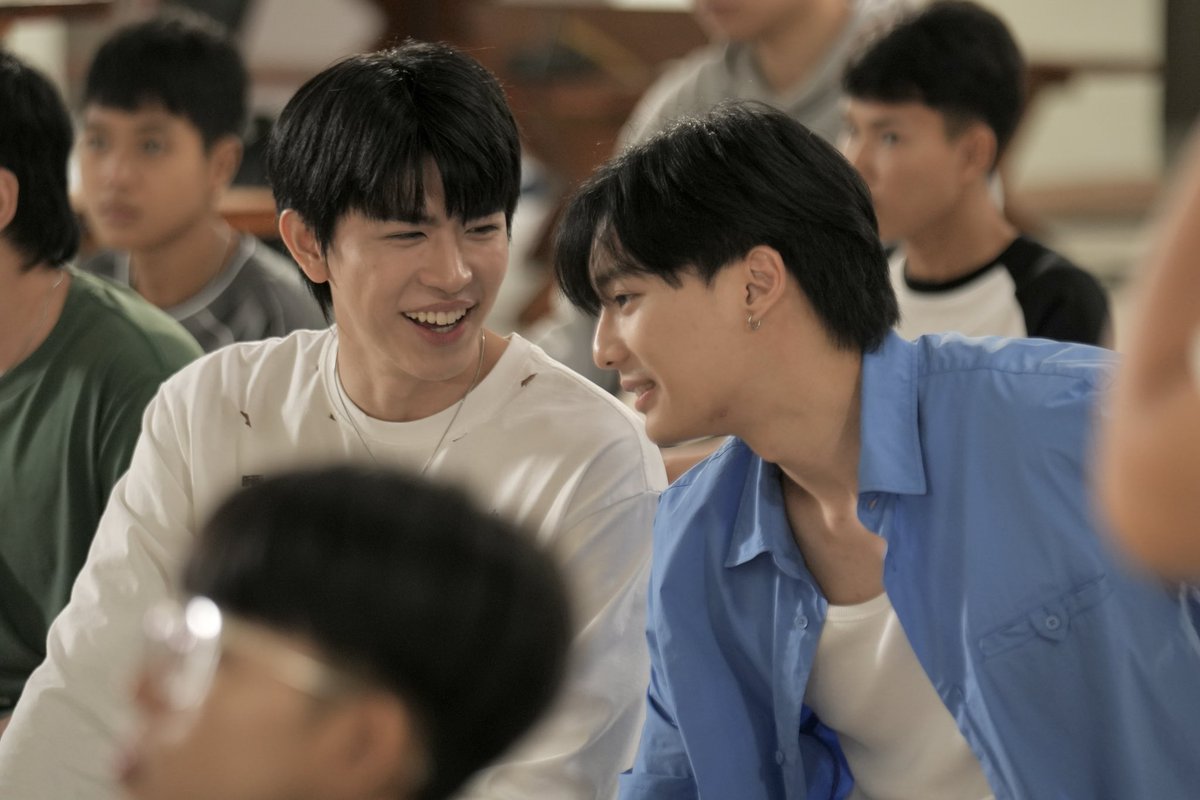 RoommateChaos's tweet photo. ไอ่หนุ่มหอนี้ชอบแอบมองรูมเมตเนอะ
#RoommateChaosQ6 🚪🛏️

Q6 l Roommate Chaos หอในหัวใจวุ่นรัก
#RoommateChaos
#GMMTV

@mmarkpkk @Tpkkrubs @swensurf @javabh28 @save_saisawat @francnrp https://t.co/CzPw4V8iEh