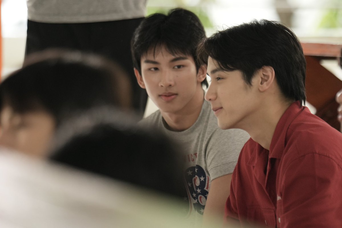 RoommateChaos's tweet photo. ไอ่หนุ่มหอนี้ชอบแอบมองรูมเมตเนอะ
#RoommateChaosQ6 🚪🛏️

Q6 l Roommate Chaos หอในหัวใจวุ่นรัก
#RoommateChaos
#GMMTV

@mmarkpkk @Tpkkrubs @swensurf @javabh28 @save_saisawat @francnrp https://t.co/CzPw4V8iEh