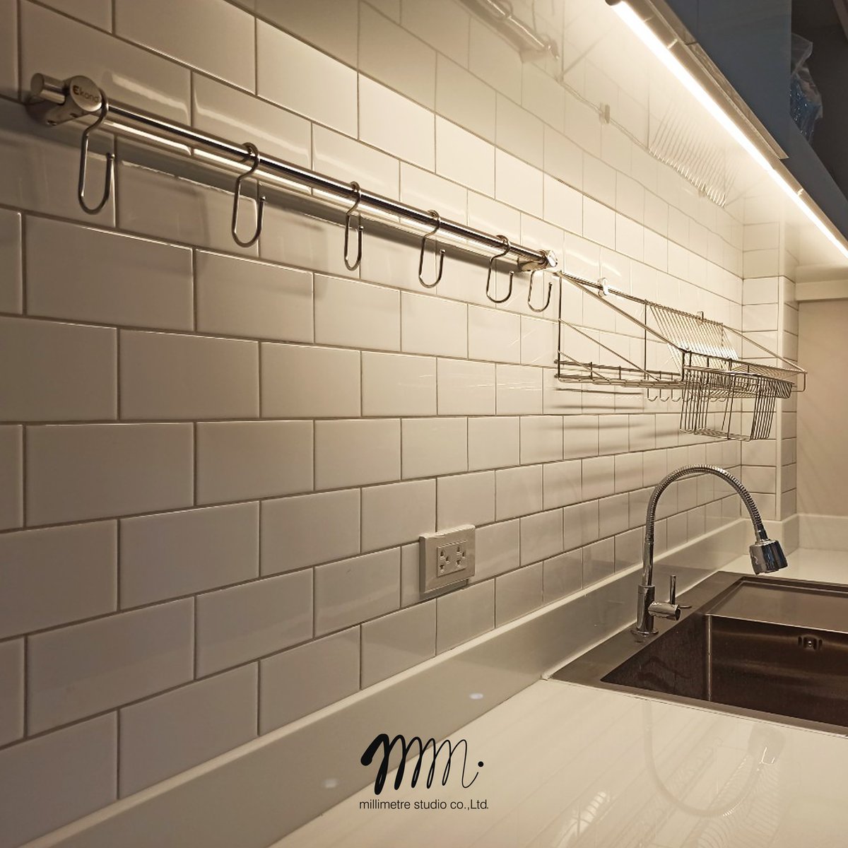 EleanoreTavg's tweet photo. Minimalist kitchen by Millimetre Studio. For inquiries, contact 0897607958 or LINE: jann_dec27. https://t.co/is3JdsIJpQ