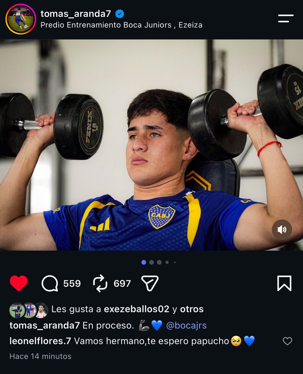 targaryencita's tweet photo. cuando estás en una competencia de amar a aranda y tus oponentes son el changuito y flores https://t.co/pud2lWK0AN