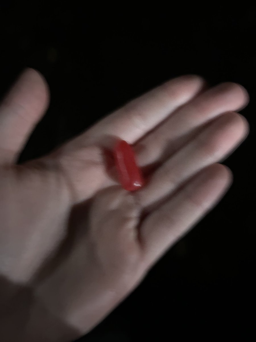 kouhless's tweet photo. mike and ike with da red 40 https://t.co/KXHlxabZ2U