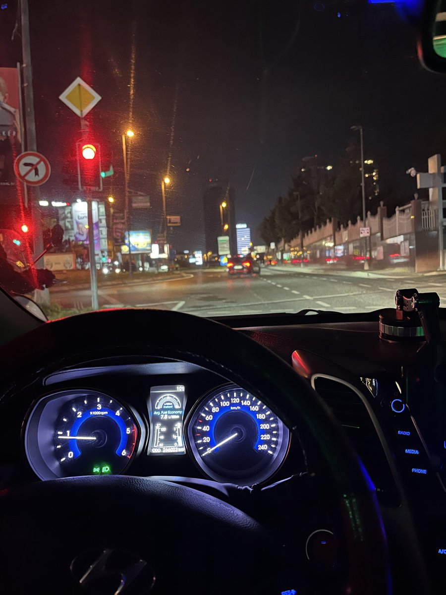 SoldierCanbey's tweet photo. İstanbulda gece trafiğe çıkılır anca https://t.co/7dTfXQo2Dv