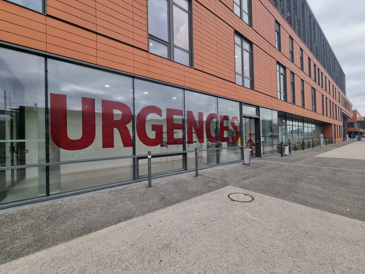 cpasdeslol_X's tweet photo. 🚨🇫🇷 MACABRE DÉCOUVERTE AU CHU DE TOULOUSE : le corps d’un nouveau-né et quatre fœtus ont été retrouvés dans un conteneur de déchets médicaux de la chambre mortuaire de l’hôpital Rangueil.

Le CHU soupçonne « un acte isolé d’un professionnel ». La personne suspectée a été immédiatement suspendue de ses fonctions.

La police, l’ARS et le procureur ont été saisis. Une enquête administrative interne a également été ouverte. (AFP)